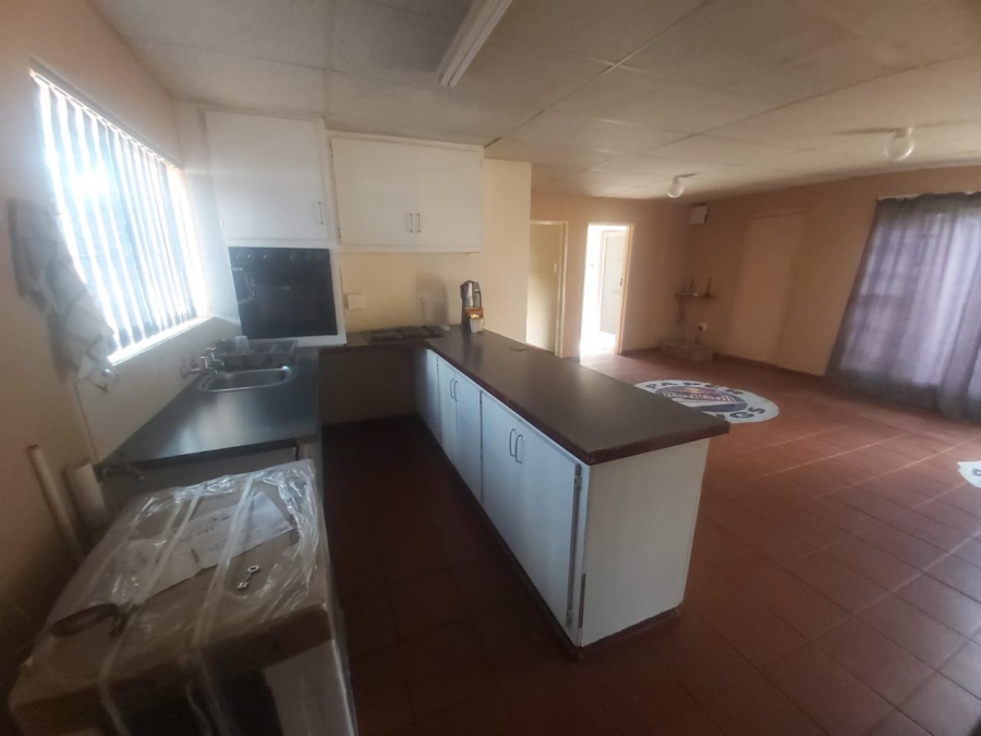 13 Bedroom Property for Sale in Universitas Free State